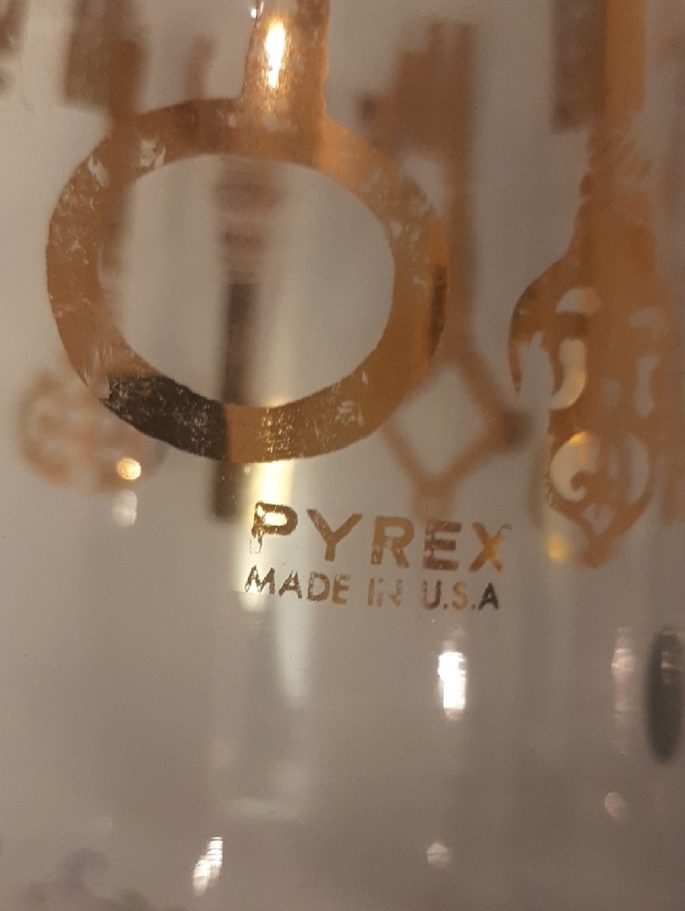 Pyrex🍊MCM 1960's Clear Glass Pitcher with Gold Key Motif 60+oz. Height 9" Rare - Picture 2 of 8